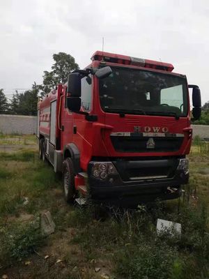 HOWO Υδροδοχείο Πυροσβεστικό Φορτηγό Τετράγωνο Σχήμα Προσαρμοσμένο Μέγεθος