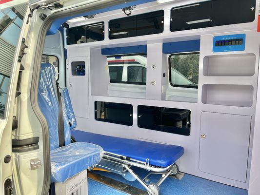 Gasoline First Aid Ambulance For Patient Transfer Urban Emergency Treatment
