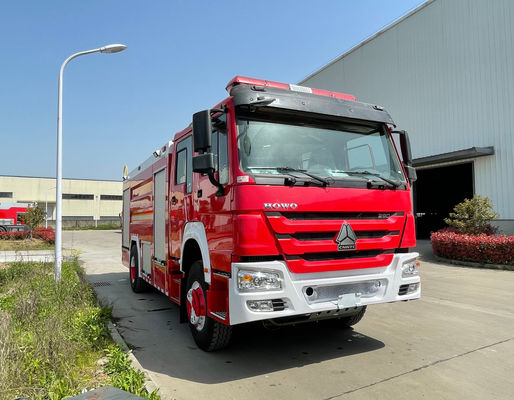 Πυροσβεστικό όχημα SINOTRUK και πυροσβεστική μηχανή 310 ίππων 4x2 Τύπος 8 Τόνων Χωρητικότητα αφρού