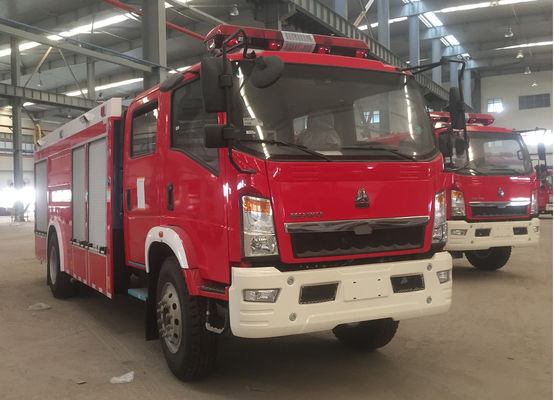 HOWO 6 Τροχοφόρο Forest Fire Truck Μικρό με χωρητικότητα 4000L αφρού νερού